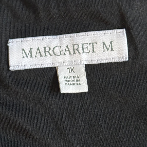 Plus size skirt from Margaret M, size 1X. Cute pattern, pull on style. - Picture 3 of 9